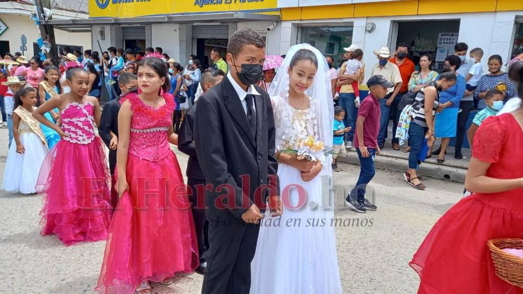 Niños rindieron honor con coloridos desfiles en Danlí