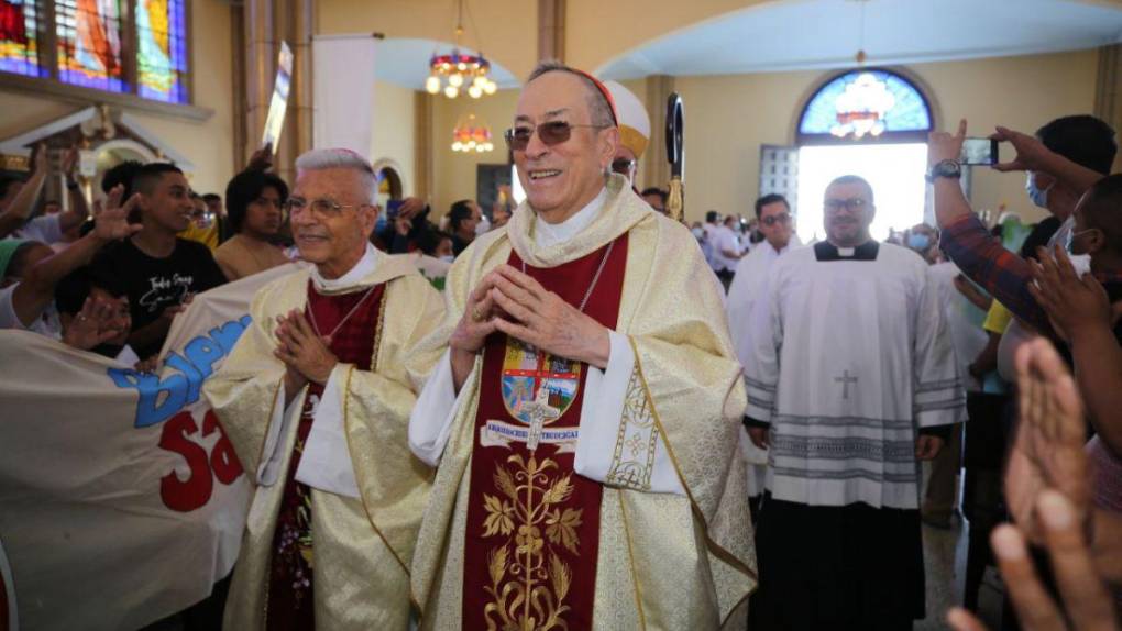 Con gozo y renovación de votos se celebra la Misa Crismal este Jueves Santo en la capital