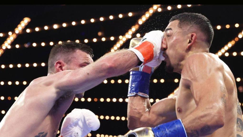 ¡Campeón mundial superligero! La victoria de Teófimo López sobre Josh Taylor en imágenes