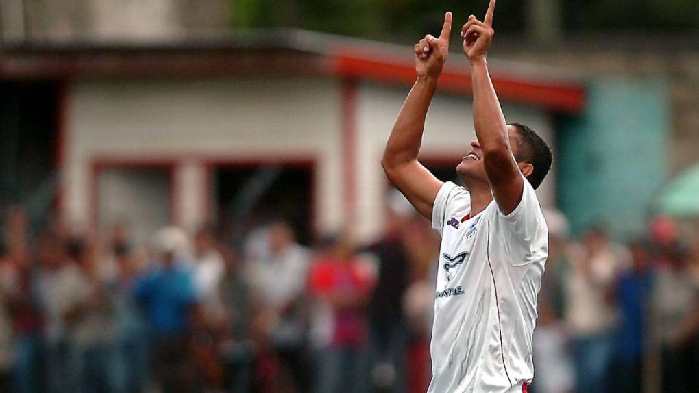 Del fútbol a la política: así cambió la vida de Wilmer Velásquez, goleador histórico del Olimpia