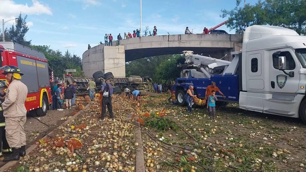 Arrasó con todo: así fue el fatal accidente del camión sin frenos que se volcó en la colonia Villanueva