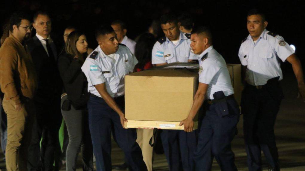 Así fue la llegada de los restos de los seis migrantes que murieron en incendio en Ciudad Juárez