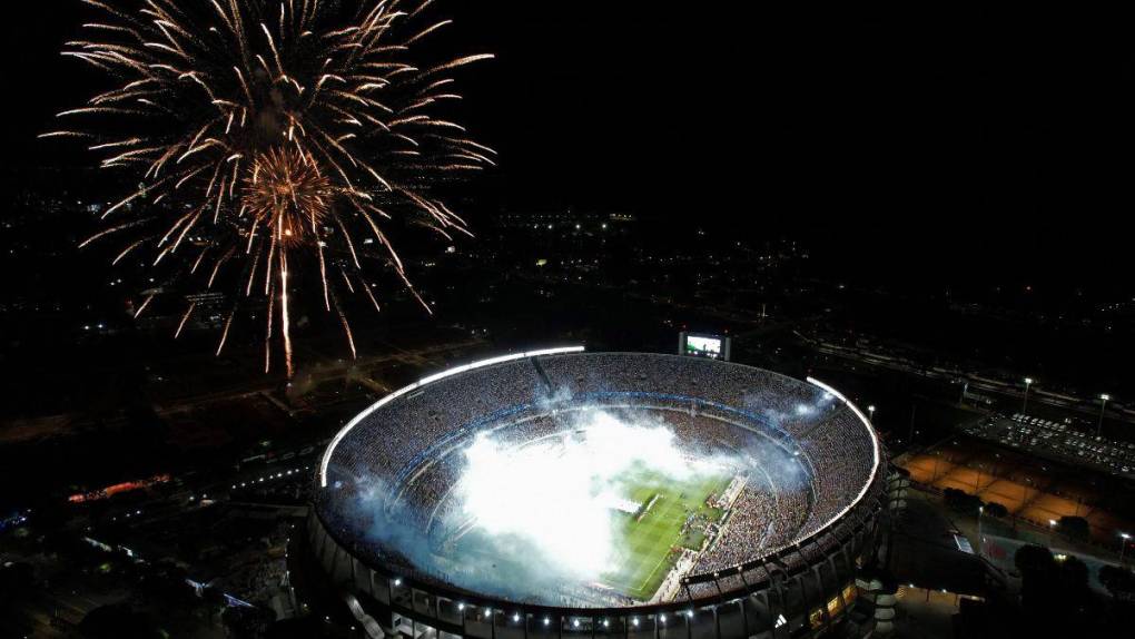 Polémica foto, Messi ovacionado y locura total: las imágenes de la fiesta de Argentina