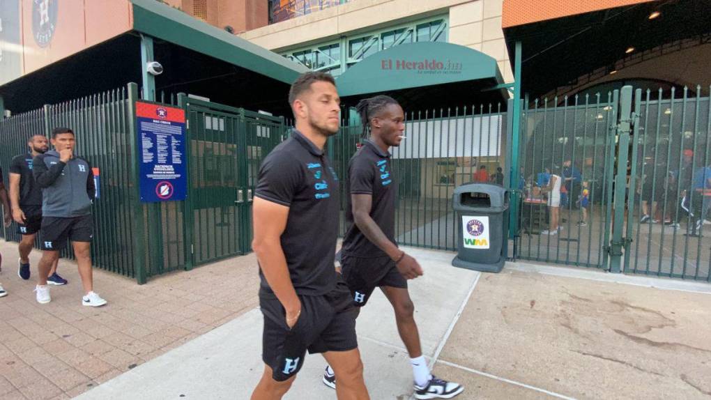 Jugadores de la Selección de Honduras llegaron al Minute Maid Park para apoyar a Mauricio Dubón y a los Astros