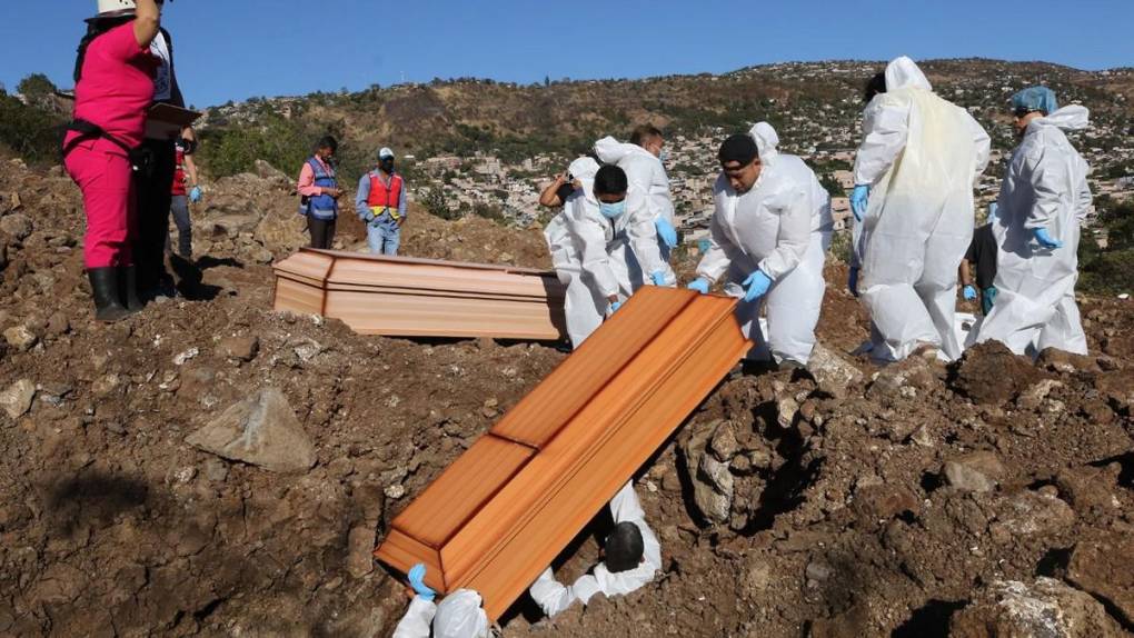 Sin flores ni llanto: el triste último adiós a los cuerpos que no son reclamados en la morgue