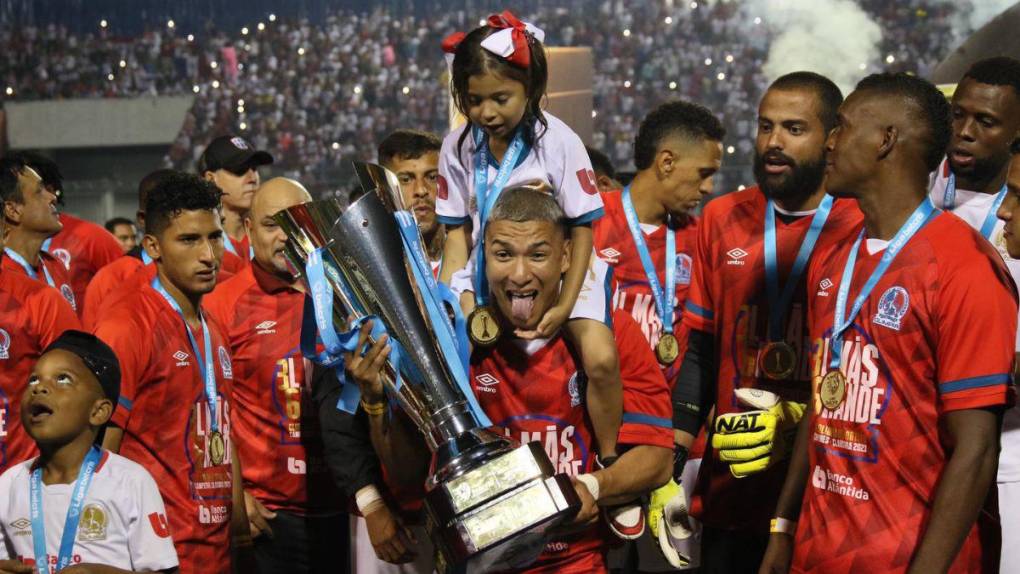 La euforia de Olimpia en la celebración de la copa número 36