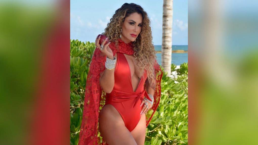 ¿Qué le pasó? Cuestionan aspecto de Ninel Conde en reciente fotografía