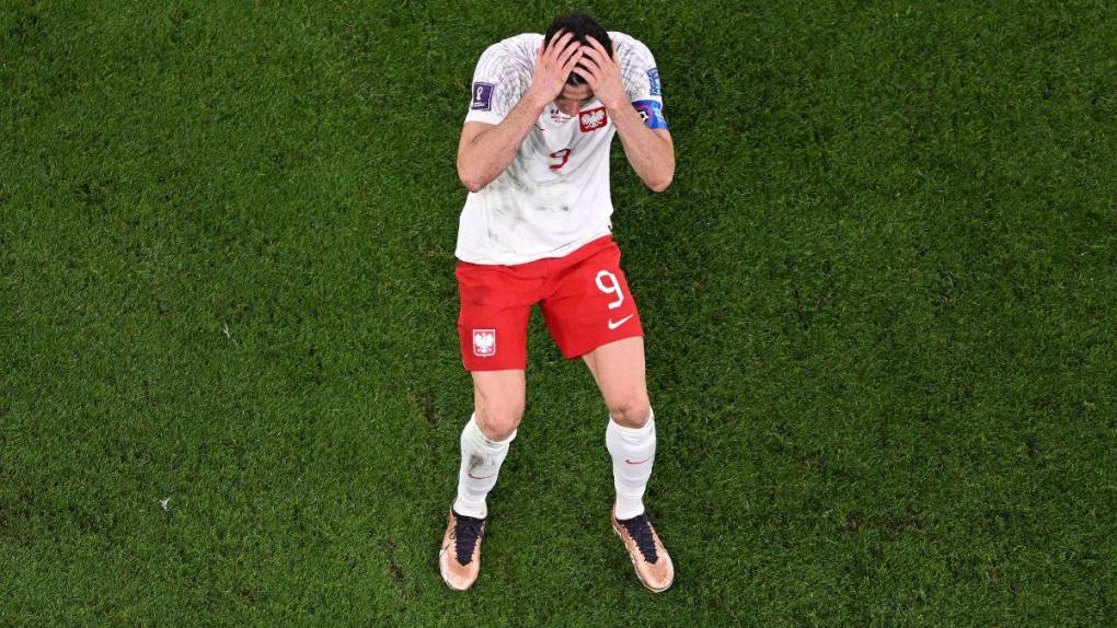 Fiesta tricolor, Ochoa héroe y Lewandowski villano: El empate entre México y Polonia en imágenes