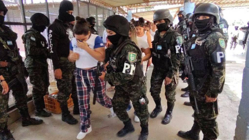 Las 25 imágenes más impactantes de la intervención en las cárceles de Honduras