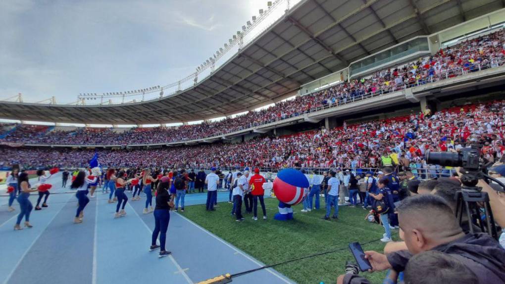 Casa llena: Impresionantes imágenes de la presentación de Quintero en Colombia