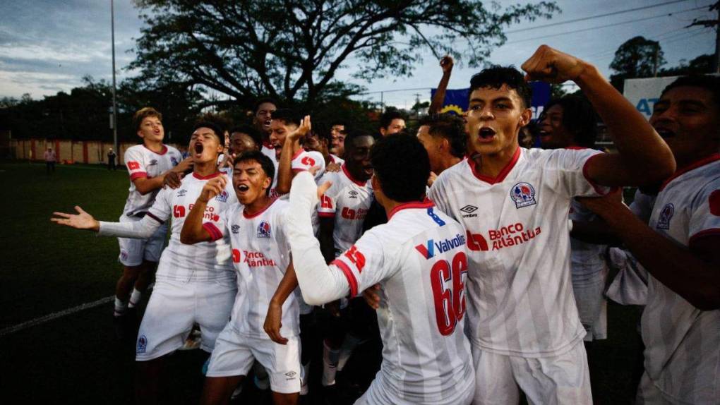 ¡9 veces campeón! Así celebraron los canteranos de Olimpia el título en el Torneo de Reservas