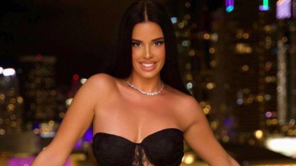 Así es Ivana Knoll, la sensual aficionada croata que desafía las reglas de Qatar