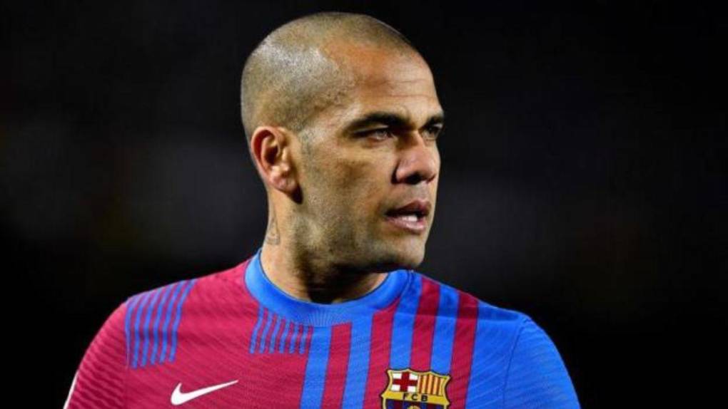 Los tres detalles que podrían salvar o hundir a Dani Alves