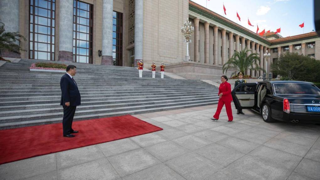 Cálido recibimiento: así fue el encuentro entre Xiomara Castro y Xi Jinping en China