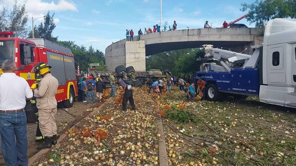 Arrasó con todo: así fue el fatal accidente del camión sin frenos que se volcó en la colonia Villanueva