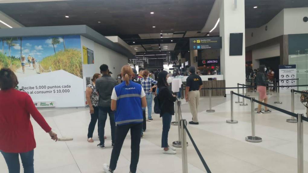 Los destrozos provocados por una tormenta en el Aeropuerto Internacional Palmerola (Fotos)