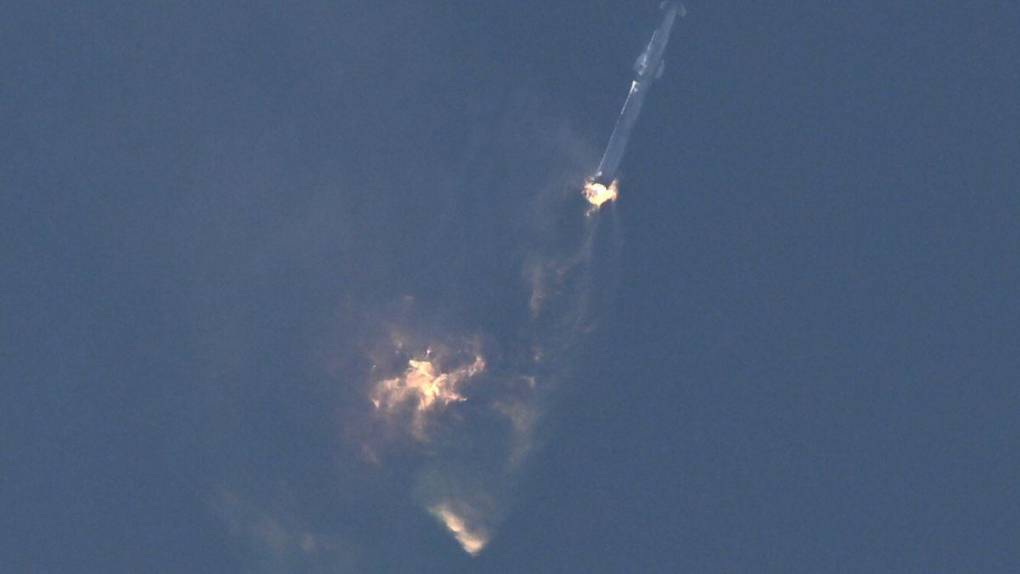 Explotó a los pocos minutos de despegar: así se desintegró el cohete Starship de SpaceX