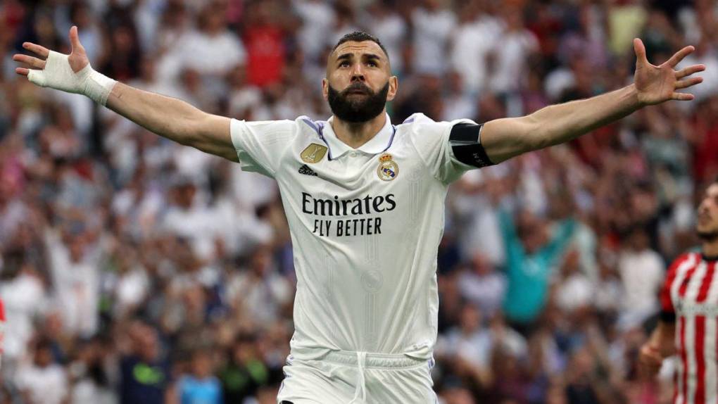 Aplausos, un último grito y homenaje a Benzema en su despedida del Real Madrid