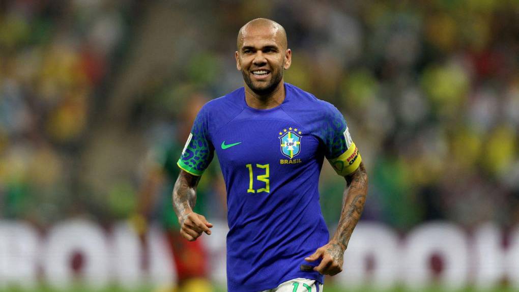 Cabizbajo, deprimido y confundido: así pasó su primer día en prisión Dani Alves