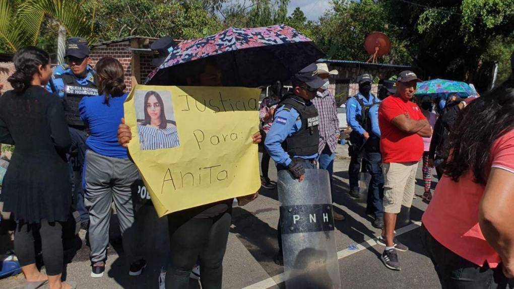 Hora de los mensajes de Ana Hernández no coincide con la hora en la que se reportó su muerte