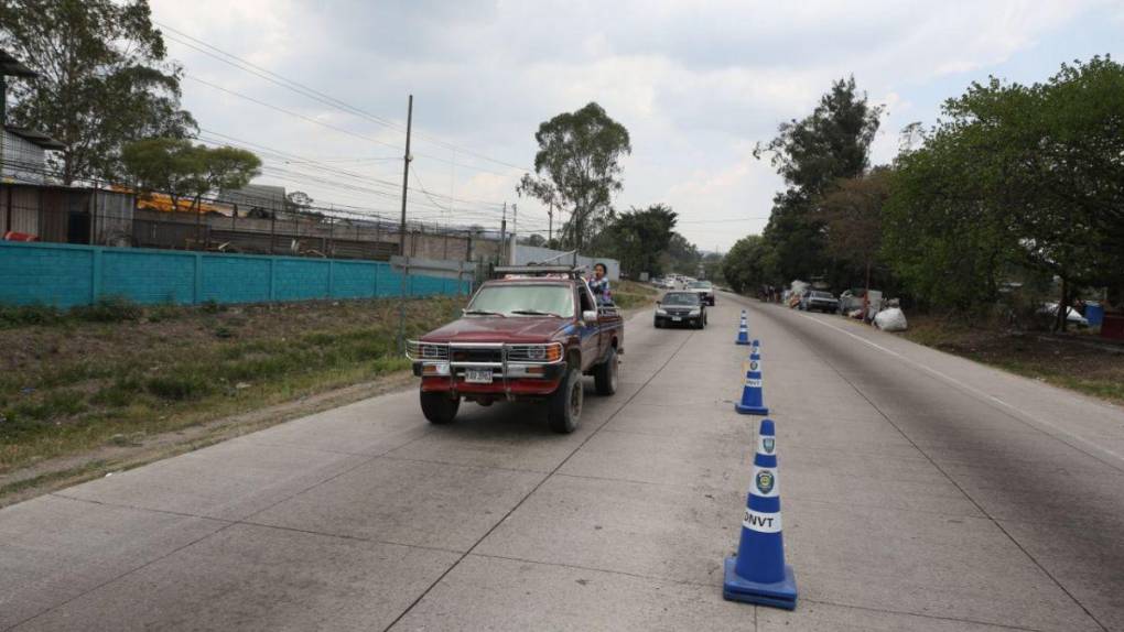 En caravana retornan veraneantes a la capital tras feriado de Semana Santa