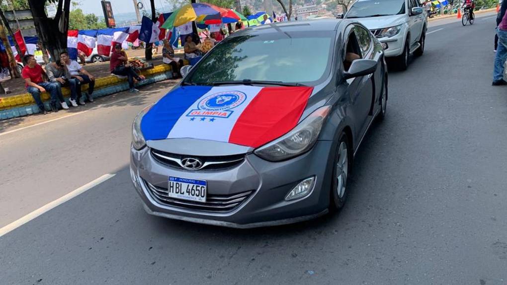 Ambiente de gran final se vive en alrededores del “Chelato” Uclés previo al Olimpia-Olancho