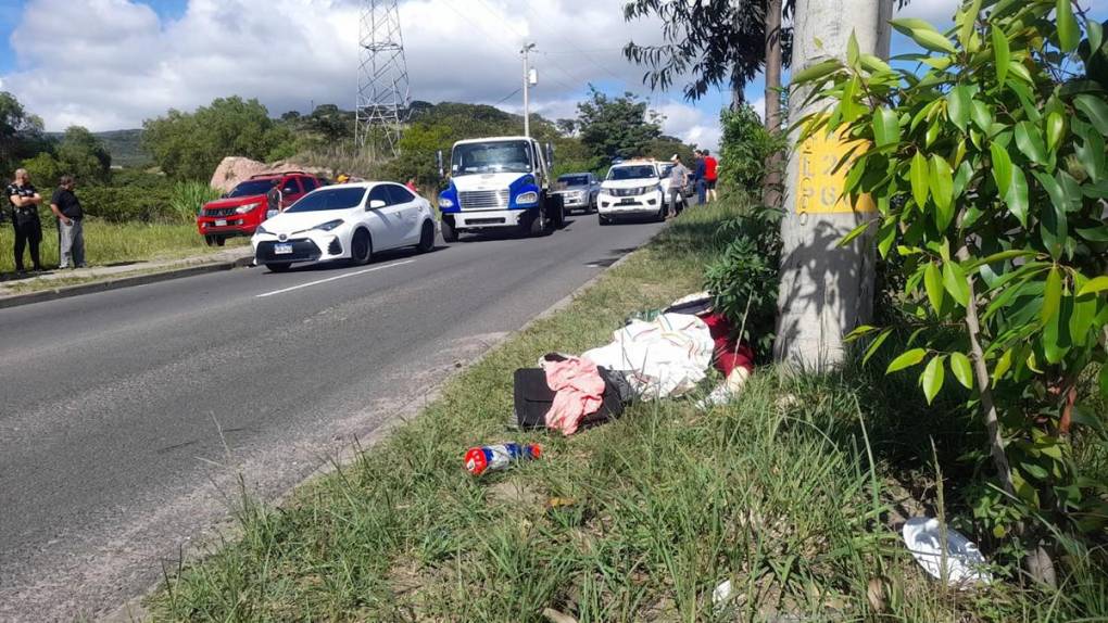 Iba para el desfile, llevaba un traje típico y agua: lo que se sabe de mujer que murió atropellada en anillo periférico de la capital