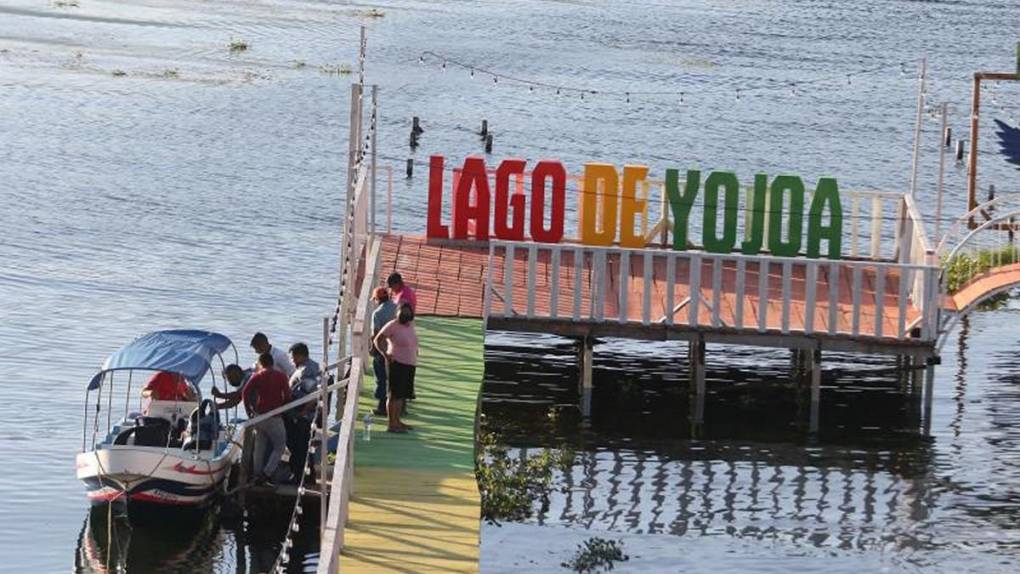 Vistosos y atractivos para el turismo, así son los muelles a desmantelar en el Lago de Yojoa