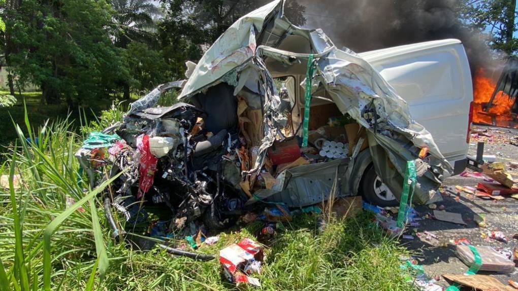 Impactantes imágenes del accidente en carretera a La Ceiba que segó la vida de un hombre