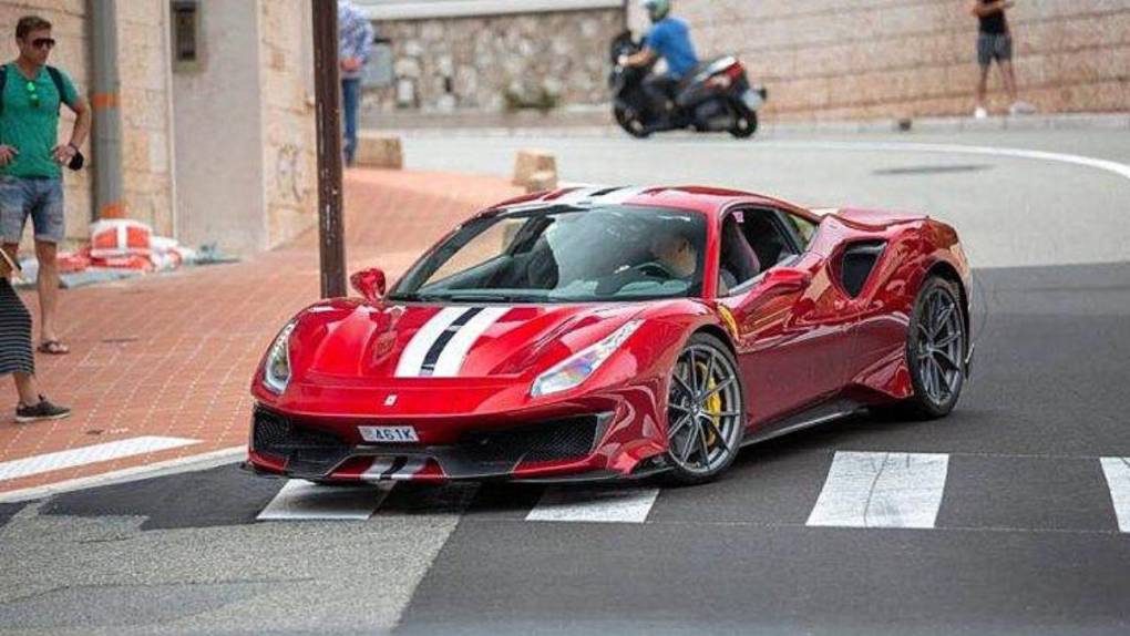 Ferrari 488 Pista: el lujoso auto que compró pero no puede usar Kylian Mbappé