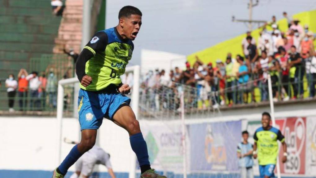 Debut precoz, fichaje por el Atlas y gran presente en Potros: el giro en la carrera de Cristian Cálix