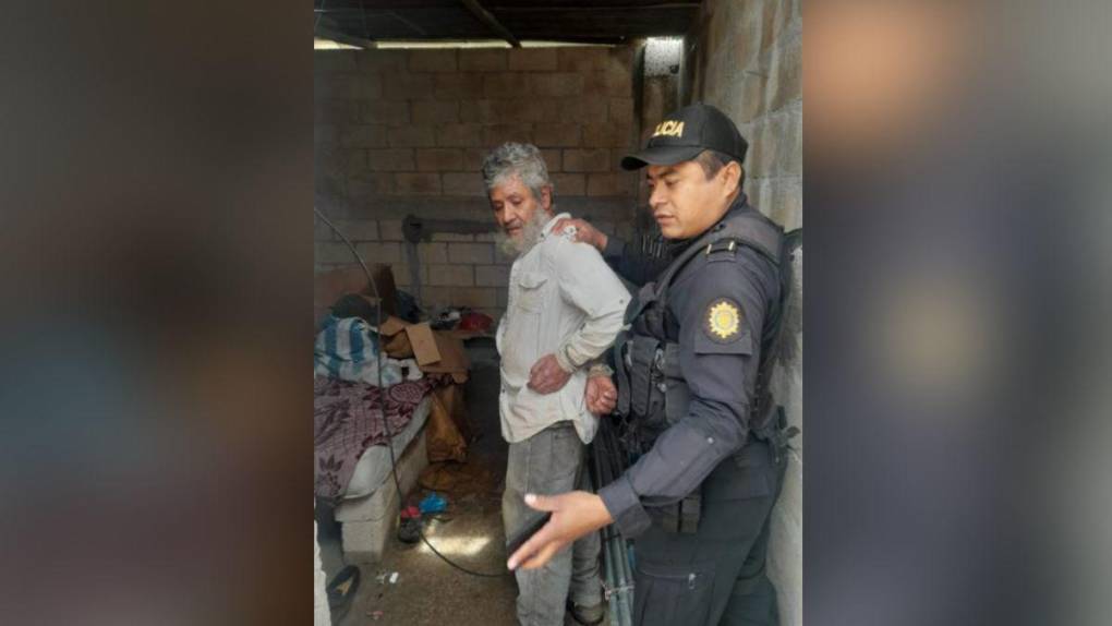 Hombre abusaba de niña de 12 años a la que tenía encadenada dentro de una casa en Guatemala