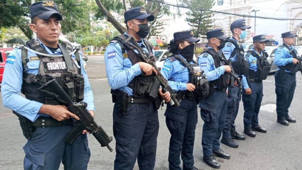 Fuerte resguardo: elementos policiales protegen a los diputados que elegirán la nueva CSJ