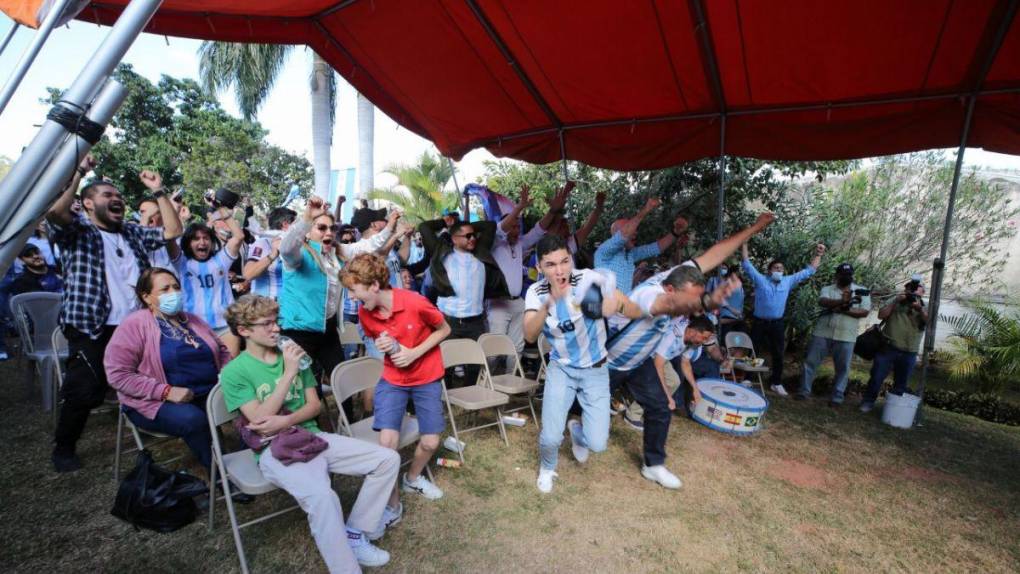 Así viven la final del Mundial de Qatar en la Embajada de Argentina en Honduras