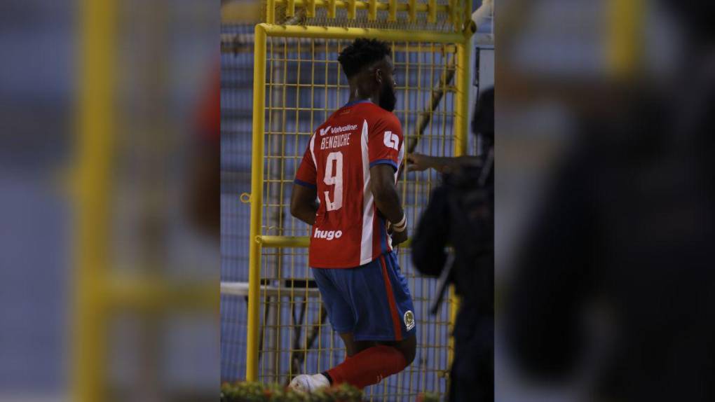 El festejo de Nazar, Benguché al camerino y las bellezas en el estadio: lo que no viste del clásico