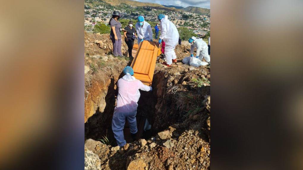 Entierran 19 cadáveres que permanecían en la morgue; algunos sí fueron identificados