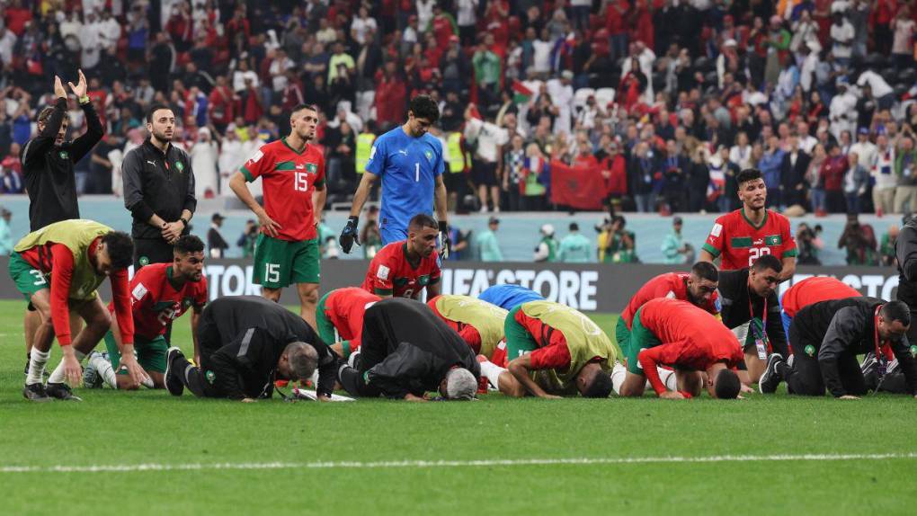 ¡Respeto total! Los gestos de los jugadores de Francia con los de Marruecos tras avanzar a la final