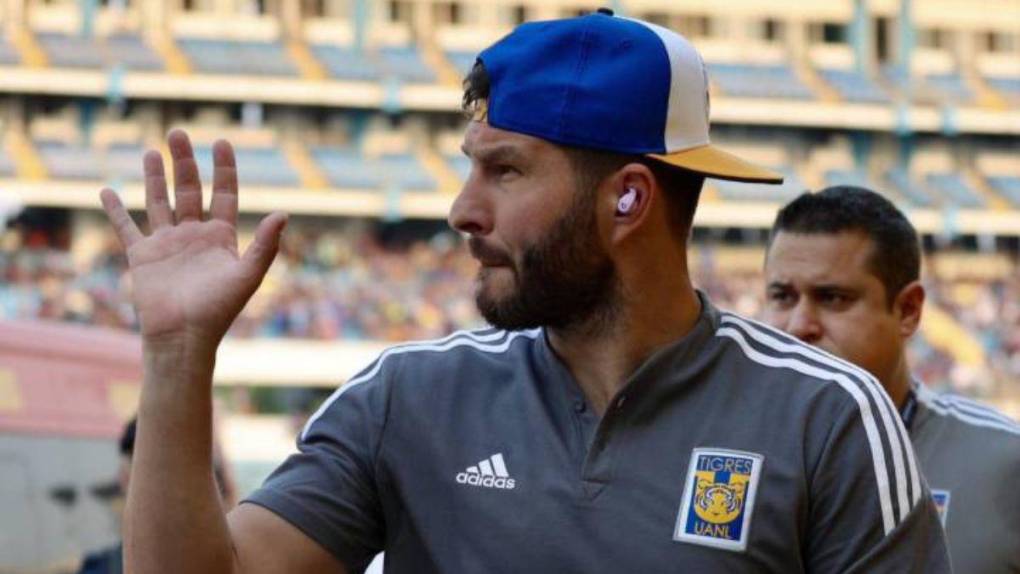 Ovación, autógrafos y complicidad con los niños: así fue el paso de Gignac por Honduras