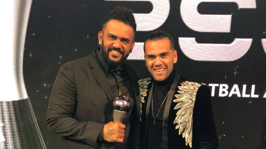 “La digna”: Hermano de Dani Alves explota contra Johana Sanz