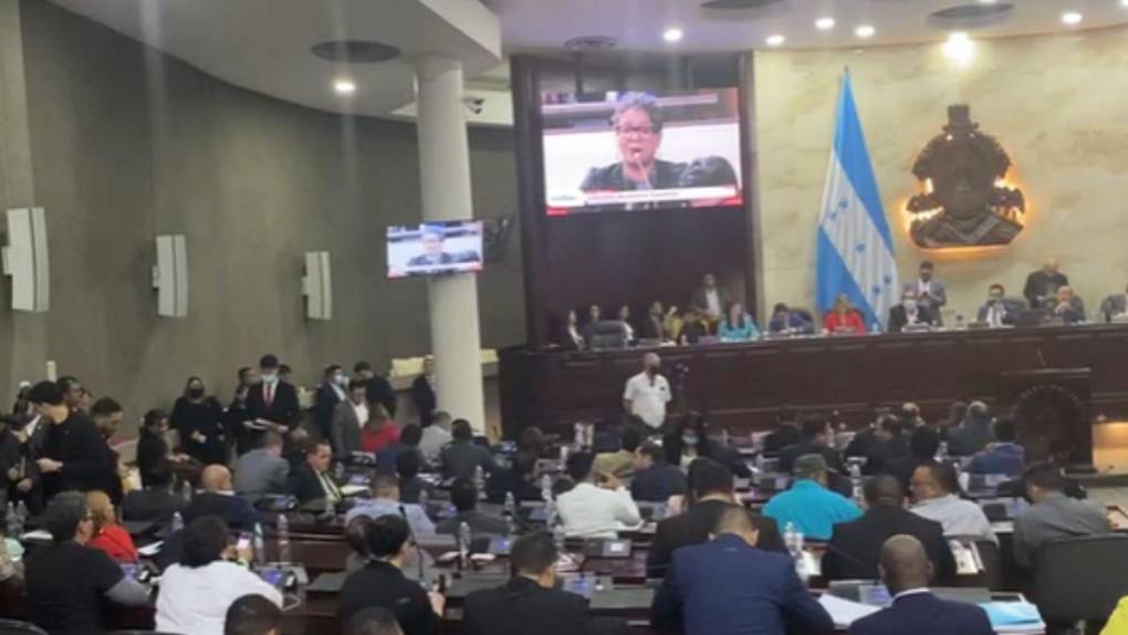 Oposición vota en contra de la CAF, pero Luis Redondo se mantiene firme en adhesión