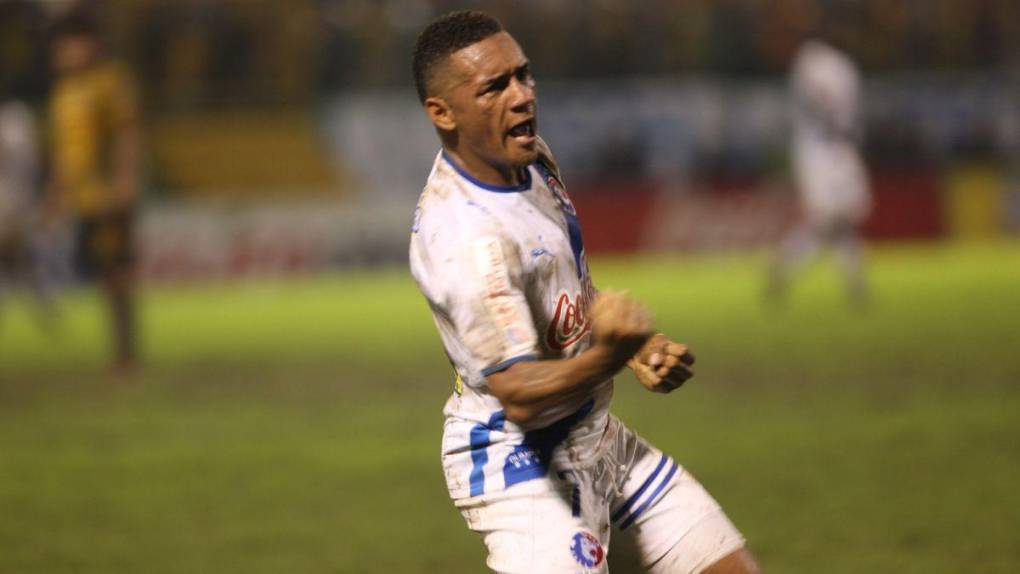 De talismán en finales con Olimpia a egresado universitario: la nueva vida de Carlos Wil Mejía