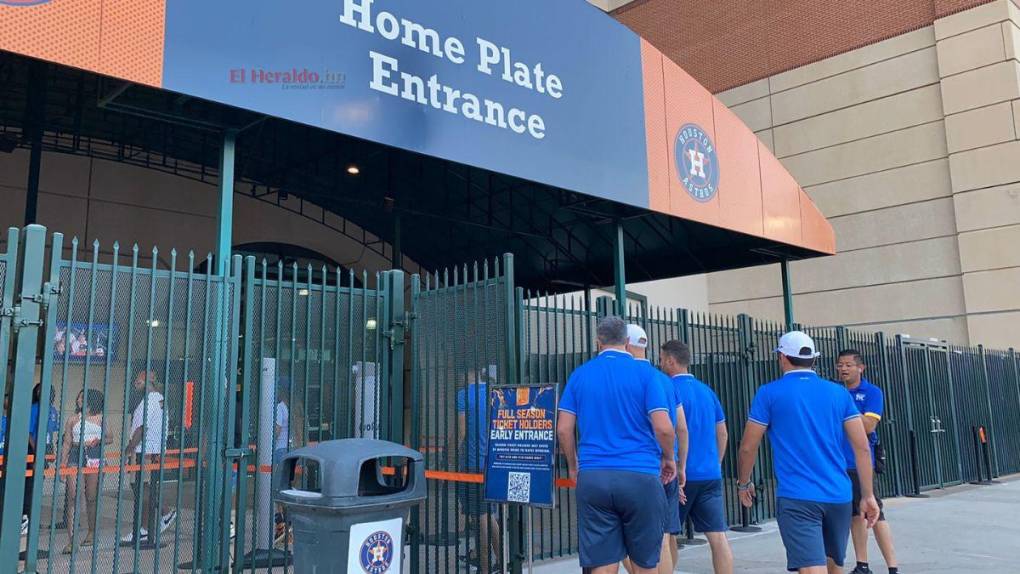 Jugadores de la Selección de Honduras llegaron al Minute Maid Park para apoyar a Mauricio Dubón y a los Astros