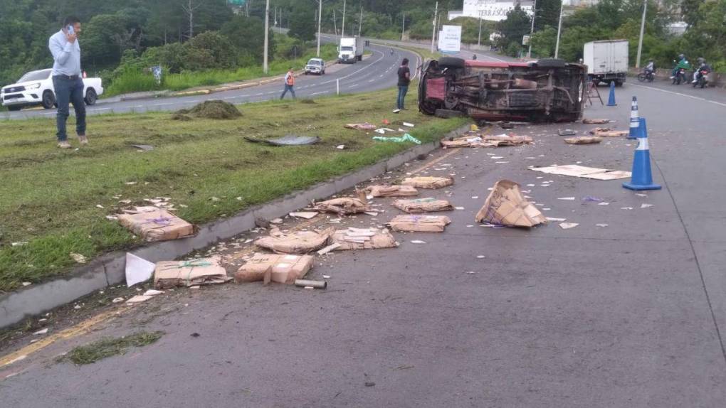 “Nos amábamos mucho”: Hombre llora frente al cuerpo de su esposa fallecida en accidente en la CA-5