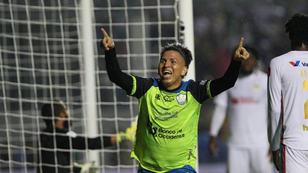 Fichajes: “Cachita” Gómez coquetea con Olimpia, Motagua contrata un mexicano y el nuevo destino de Auzmendi