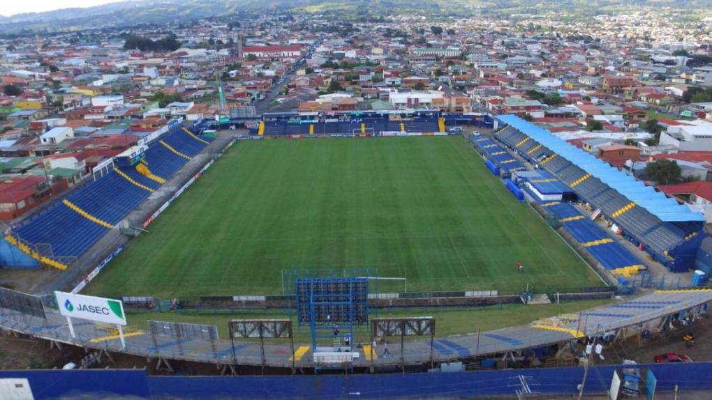 ¡El Nacional se unirá a la lista! Los estadios del mundo que utilizan grama híbrida