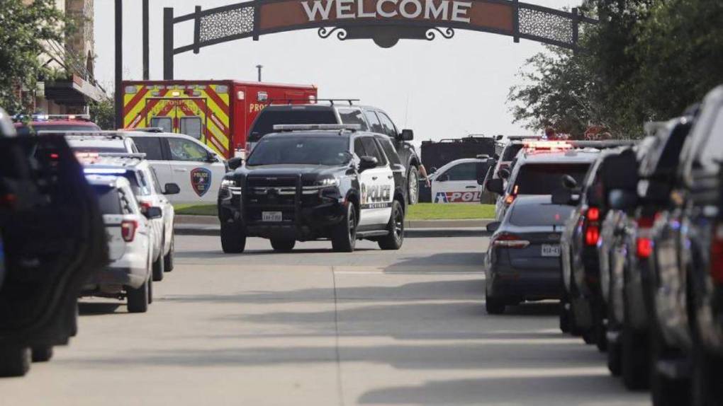 Tirador de centro comercial en Texas exaltaba símbolos y grupos nazis