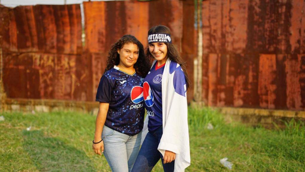 Motagua vs Tigres: aficionados de las águilas comienzan a pintar de azul el Olímpico Metropolitano