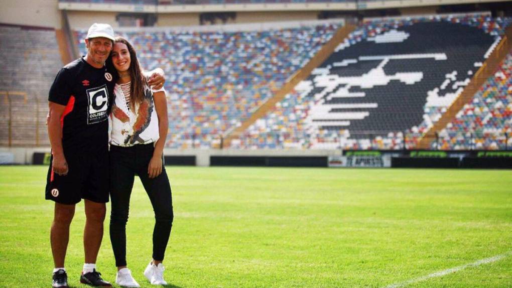 Así es Iara, la guapa hija de Pedro Troglio que enamora a la afición del Olimpia