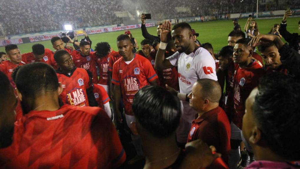 La euforia de Olimpia en la celebración de la copa número 36