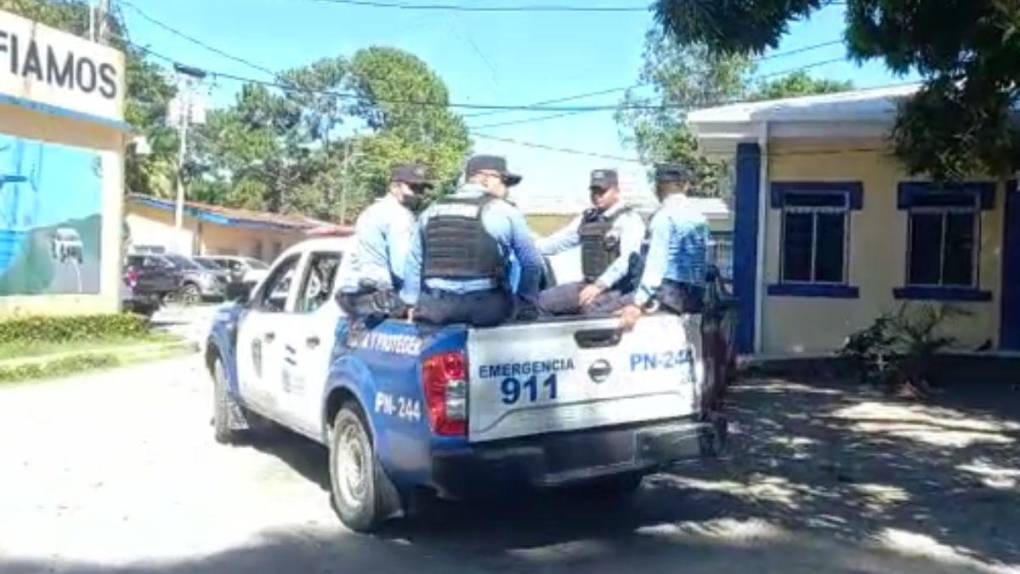 Hombre escondía decenas de paquetes de droga en caleta de vehículo en La Ceiba